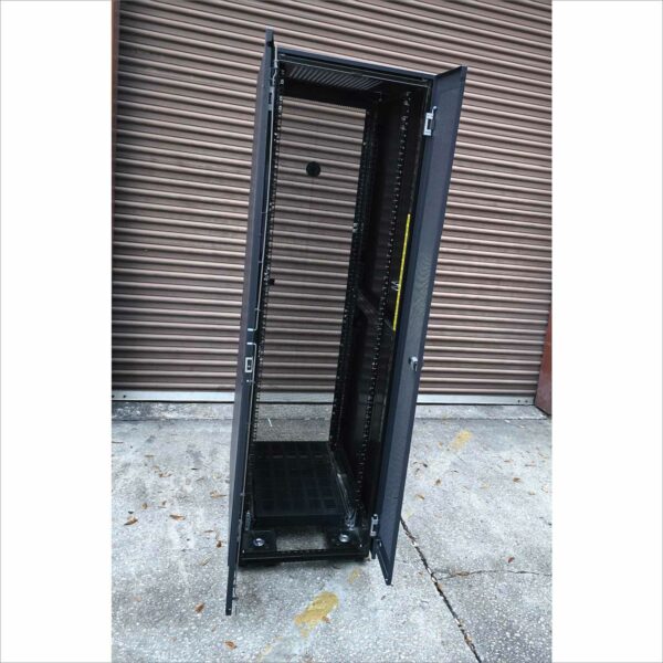 Dell 42U,19",32" depth Server Rack Cabinet, Fan Compatible Top, Perforated Door