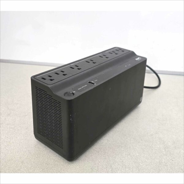 APC Smart-UPS BE600M1 600 VA Battery Backup 7 Outlets 490 J 1 USB Charging Port