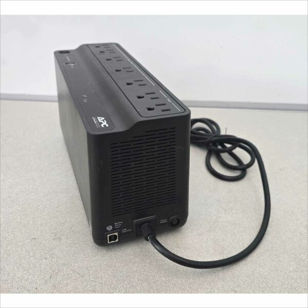 APC Smart-UPS BE600M1 600 VA Battery Backup 7 Outlets 490 J 1 USB Charging Port