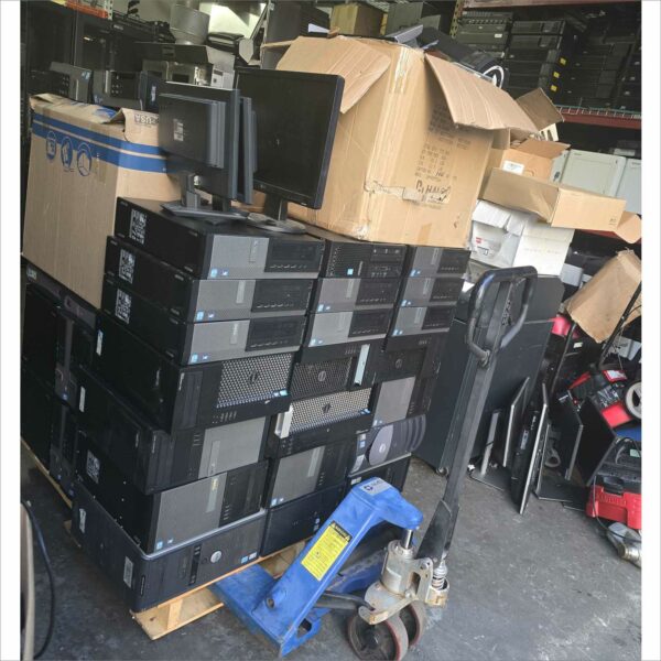 Pallet of 72x Dell / lenovo / hp Desktops SFF, DT, Towers, AIO and 80x Monitors