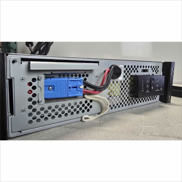 apc smart-ups 3000va SUA3000RMXL3U with rack mount no batteries