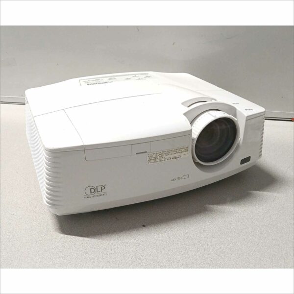 Mistubishi XD600U Projector DLP SN##0002161 Hours 3122