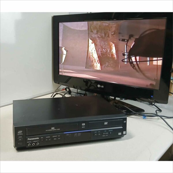 Panasonic AG-VP320 DVD/CD Combo 4 Head Hi-Fi Stereo Pro Line VHS Video Player SN#K4IA40169