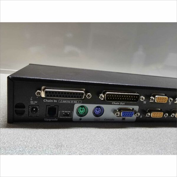 Tripp-Lite B022-016 16-Port KVM Switch SN#9524ACPCB600400106